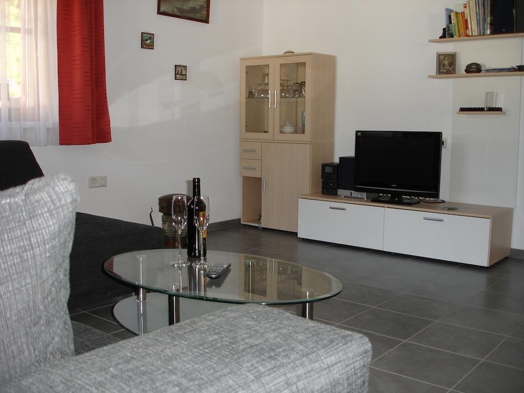 Haus Telisia Apartment Кльостерле ам Арлберг Стая снимка