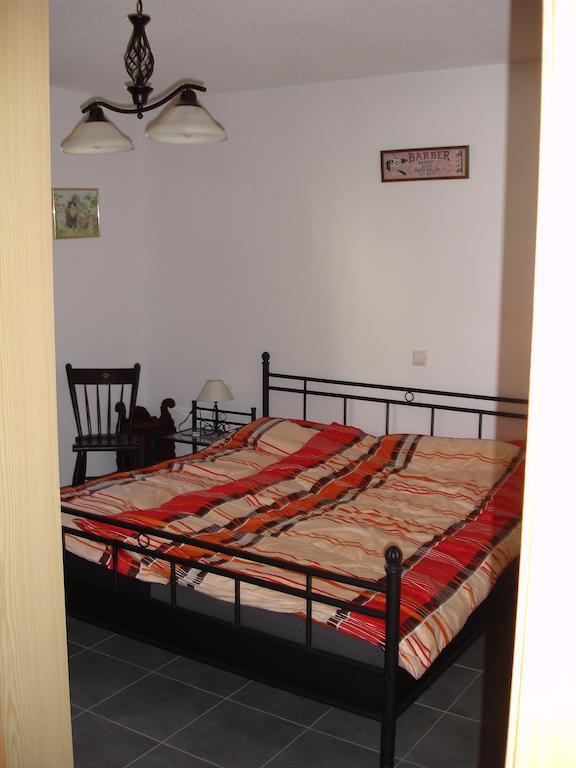 Haus Telisia Apartment Кльостерле ам Арлберг Стая снимка